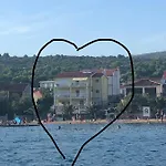 Antonia Apartman *
