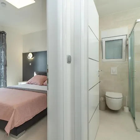 Antonia * Rogoznica (Sibenik-Knin)