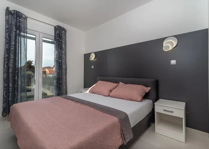 Daire Antonia Rogoznica (Sibenik-Knin)