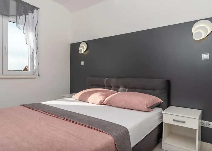 Antonia * Rogoznica (Sibenik-Knin)